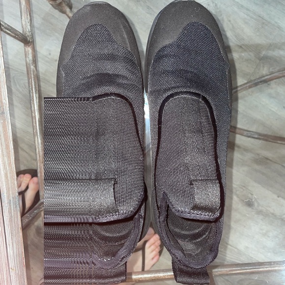 YORK ATHLETICS MFG THE GAIL RECOVERY TRAINER BLACK - Picture 3 of 12